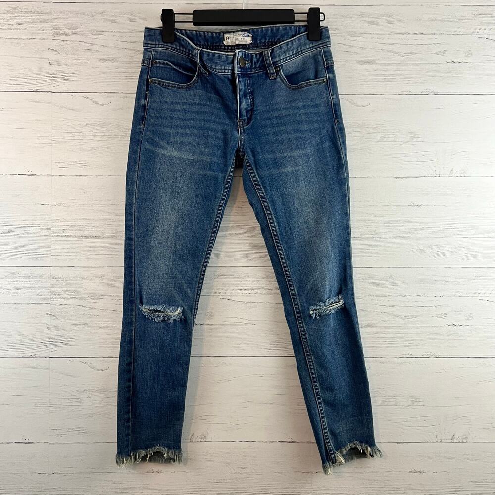 Free People Dark Wash‎ Raw Hem Ripped Knee Skinny Jeans Size 27